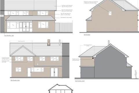 4 bedroom semi-detached house for sale, Woodside Crescent, Horley RH6