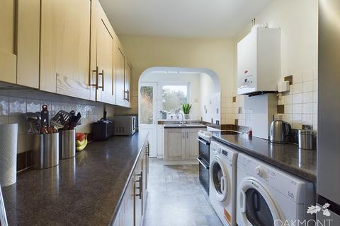 19 Strathmore Gardens, Hornchurch, RM12 4BG