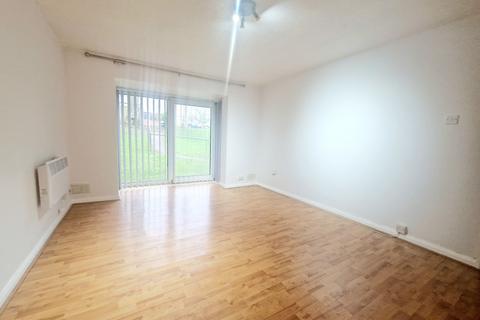 1 bedroom apartment to rent, Nevile Court, Salford, M7