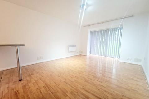 1 bedroom apartment to rent, Nevile Court, Salford, M7