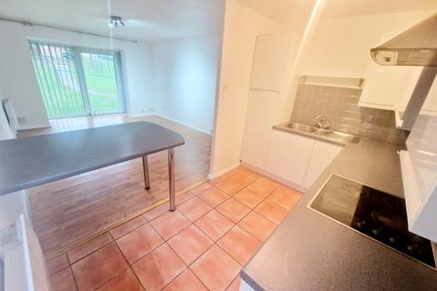 1 bedroom apartment to rent, Nevile Court, Salford, M7