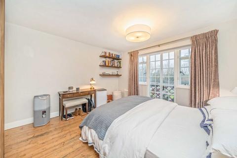 52 Ealing Village, London, W5 2NB