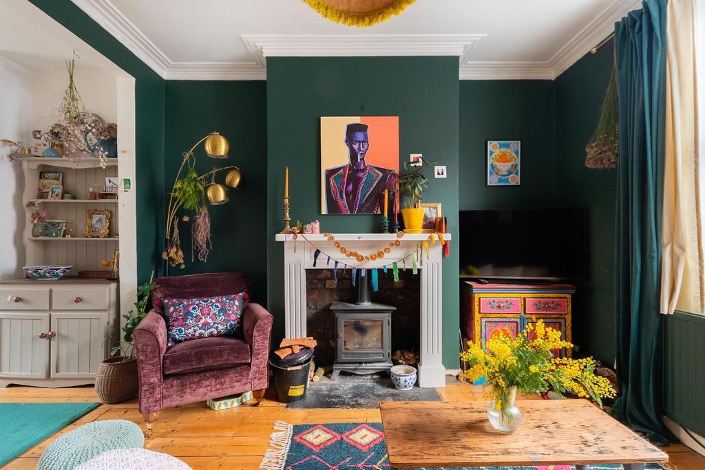 3 B9 SRD - Living Room A.jpg
