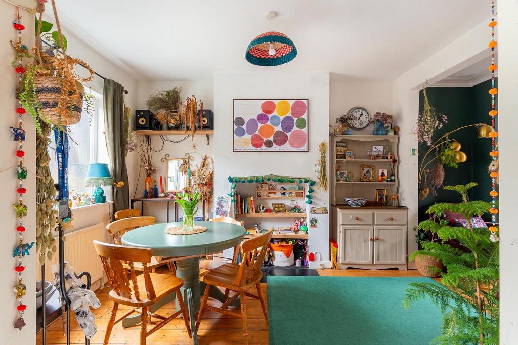 3 B9 SRD - Dining Room C.jpg