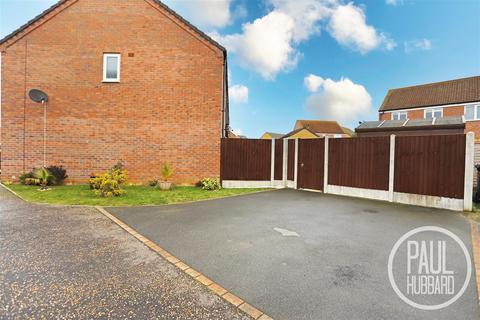 3 bedroom end of terrace house for sale, Hunton Road, Oulton, NR32