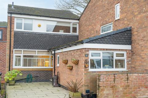 4 bedroom link detached house for sale