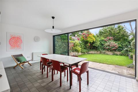 2 Old Dock Close, Richmond, TW9 3BL
