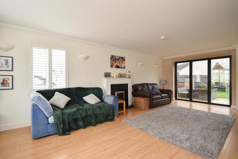 4 bedroom detached house for sale, Peacocke Way, Rye