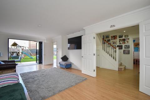 4 bedroom detached house for sale, Peacocke Way, Rye