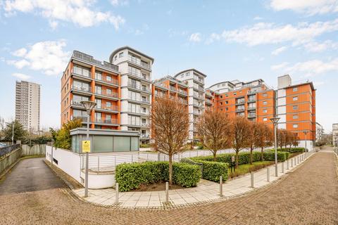 2 bedroom apartment to rent, Holland Gardens, Brentford