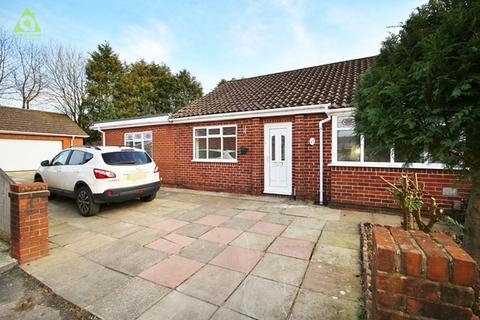 3 bedroom bungalow to rent, Lime Grove, Hindley, WN2 4LT