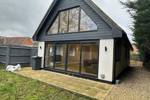undefined, CHAPEL STREET, THATCHAM RG18