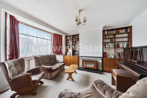 3 bedroom semi-detached house for sale, Daws Lane, London