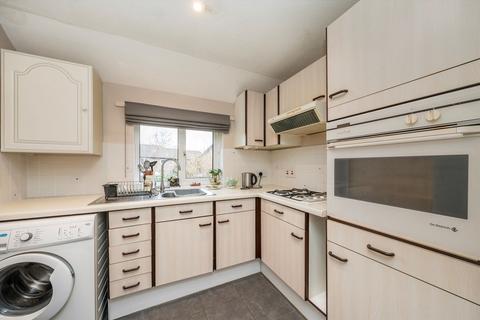 2 bedroom flat for sale, Chichester Close, Hampton TW12