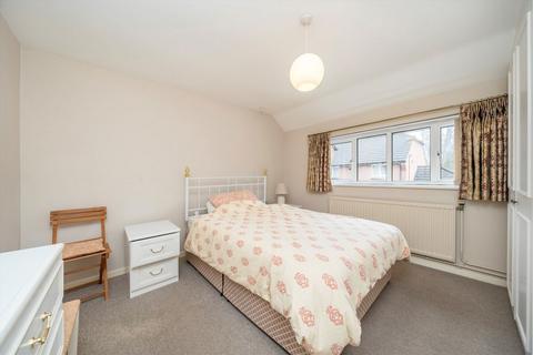 2 bedroom flat for sale, Chichester Close, Hampton TW12