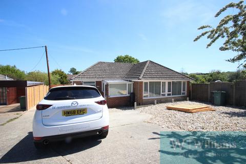 3 bedroom detached bungalow to rent, Newnham Road, Binstead