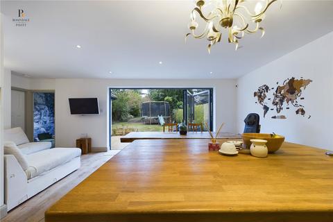 75 Warnham Court Road, Carshalton, SM5 3ND