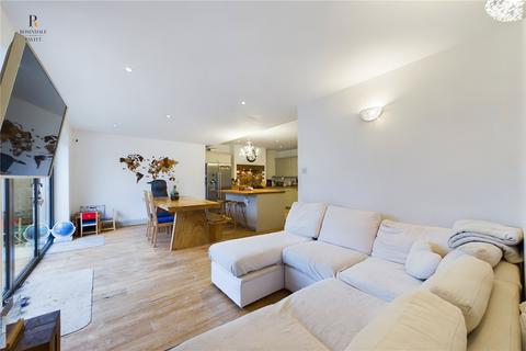 75 Warnham Court Road, Carshalton, SM5 3ND