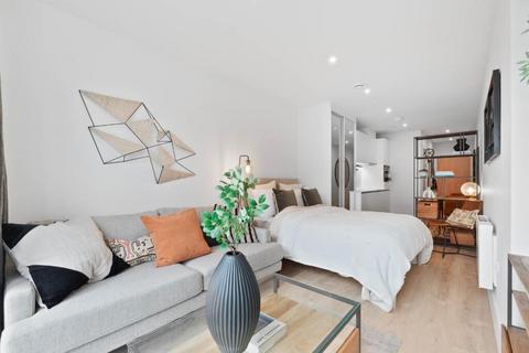 Studio to rent, Coombe Hill House, Beverley Way SW20