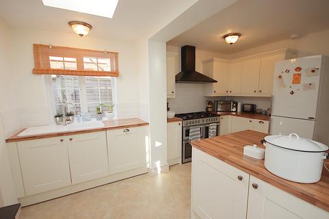 2 bedroom semi-detached house for sale, Daux Way, Billingshurst