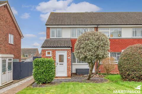 3 bedroom end of terrace house for sale, Plover Walk, Chelmsford