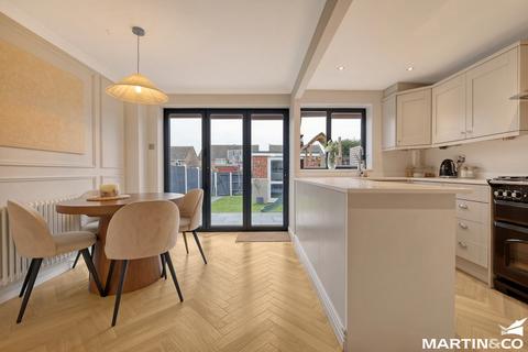 24 Plover Walk, Chelmsford, CM2 8XX