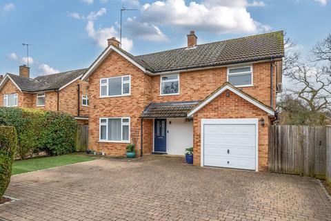 4 bedroom detached house for sale, Trelawne Drive, Cranleigh, GU6