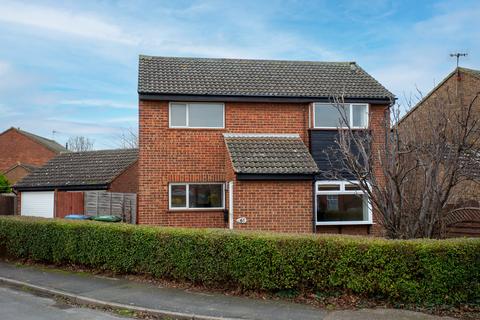 3 bedroom detached house to rent, Melford Way, Felixstowe IP11