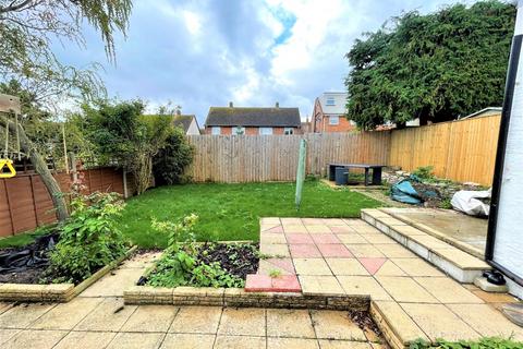 6 bedroom detached bungalow to rent, Overhill, Brighton BN42