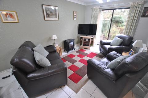 3 Guinea Close, Oakengates, Telford, TF2 6NF