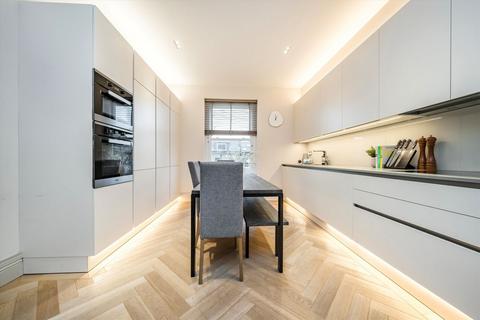 3 bedroom flat to rent, Gunterstone Road, London W14