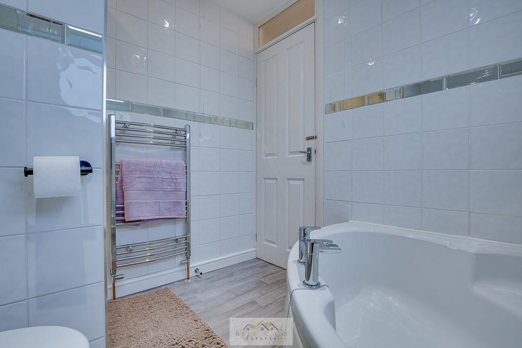 Bathroom 1.2