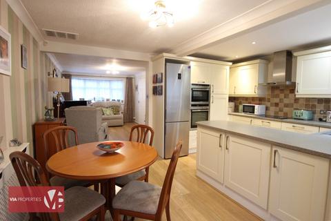 3 bedroom terraced house for sale, Silverfield, Broxbourne EN10