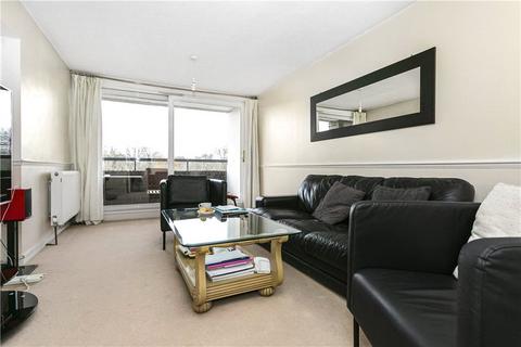 3 bedroom apartment to rent, Justin Close, Brentford, TW8