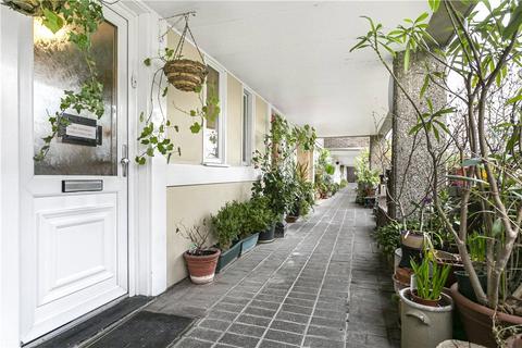 3 bedroom apartment to rent, Justin Close, Brentford, London, TW8