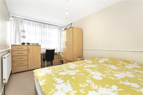 3 bedroom apartment to rent, Justin Close, Brentford, London, TW8