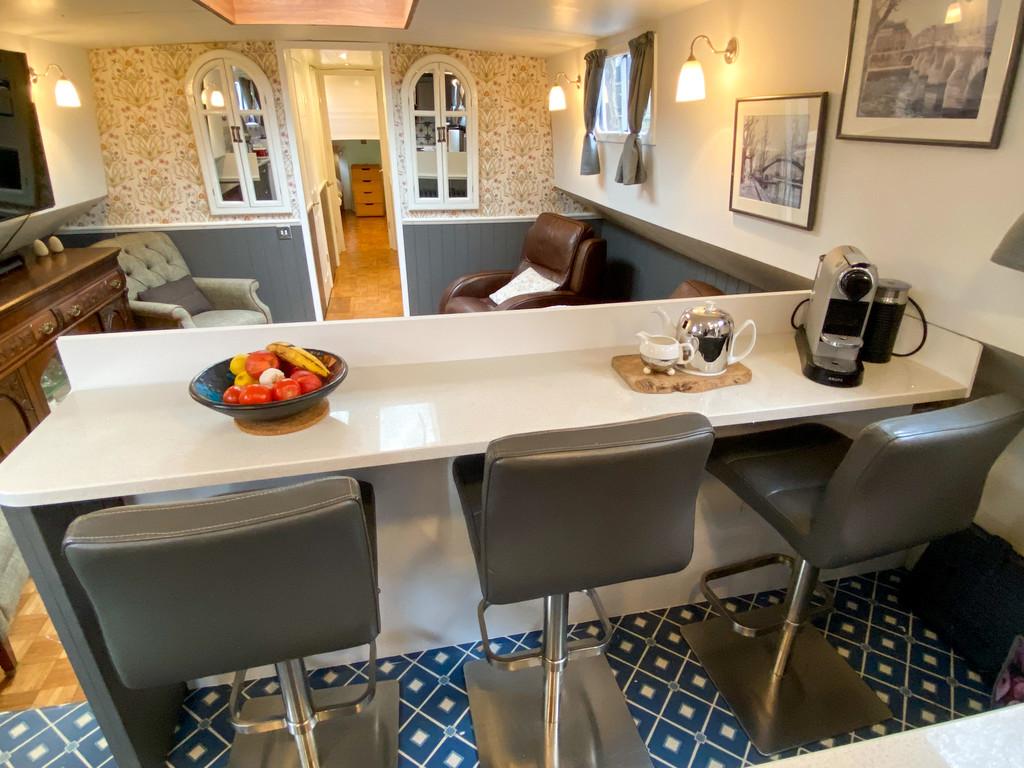 Boat breakfast Bar