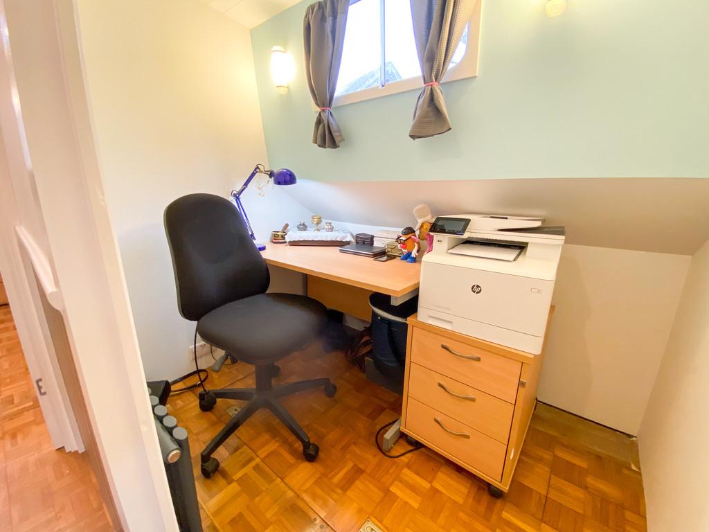 Boat office Bed 2