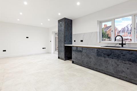 5 Avoca Close, Leicester, LE5 4RA