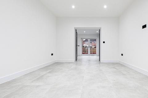 5 Avoca Close, Leicester, LE5 4RA