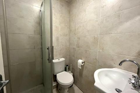 2 bedroom flat to rent, London, SE13