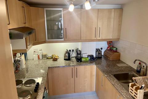 1 bedroom flat to rent, Gate Lodge, London W9