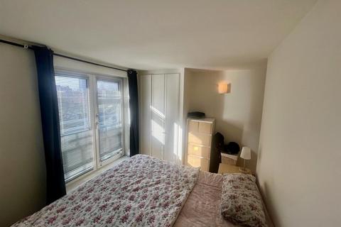 1 bedroom flat to rent, Gate Lodge, London W9