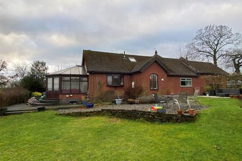 3 bedroom bungalow for sale, Saltersford Lane, Alton