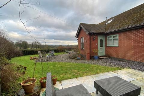 3 bedroom bungalow for sale, Saltersford Lane, Alton