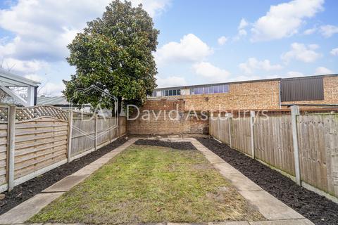 3 bedroom terraced house to rent, Boundary Road, Turnpike Lane, London