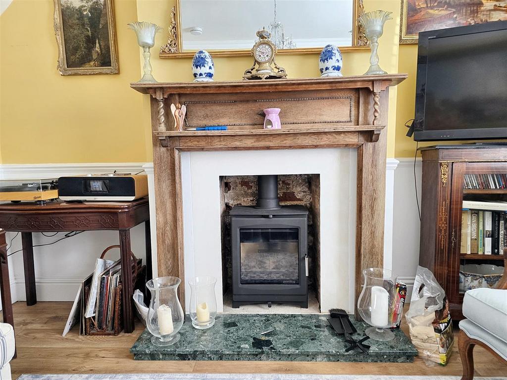 Log Burner.jpg