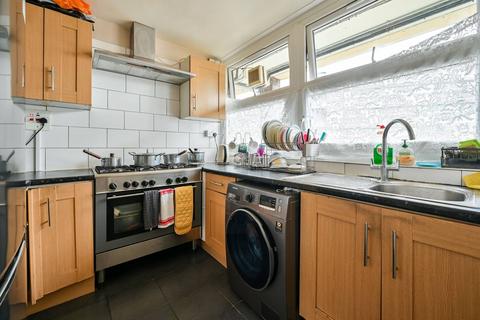 4 bedroom maisonette for sale, Gaywood Street, Elephant and Castle, London, SE1