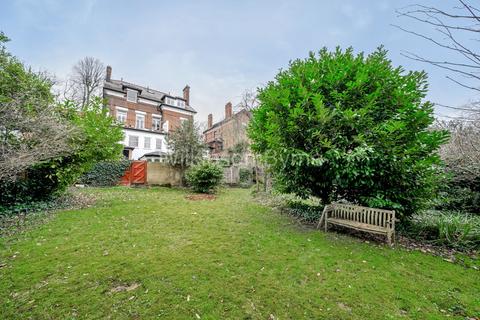 1 bedroom ground floor flat for sale, Shepherds Hill, Highgate N6