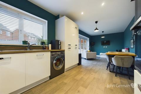 37 Sampson Avenue, Bramshall, Uttoxeter, ST14 5FG